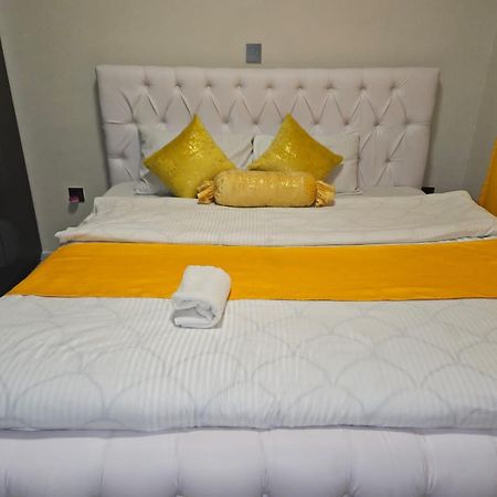 Royalty Cubes-Jkia Hotell Nairobi Exteriör bild